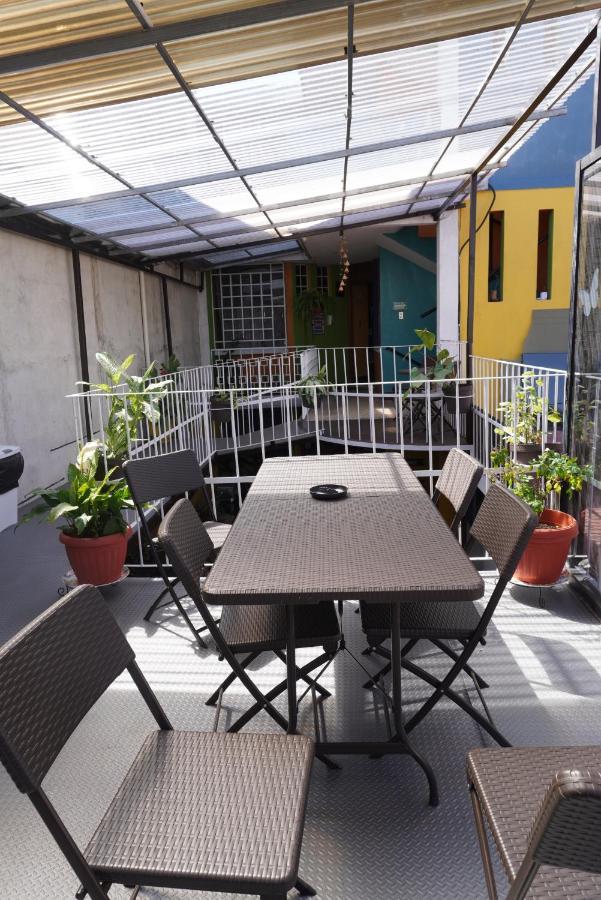 Hostal Guatefriends Guatemala City Exterior photo